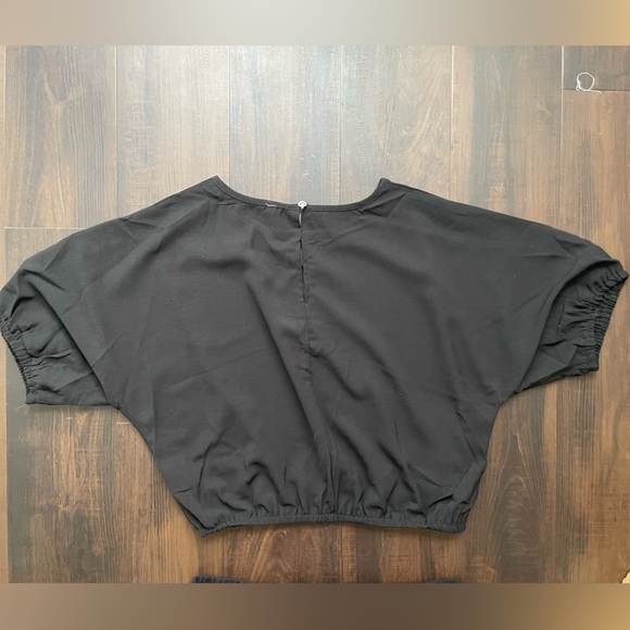 Crop Top and Pleated Skirt Set - Picture 4 of 5